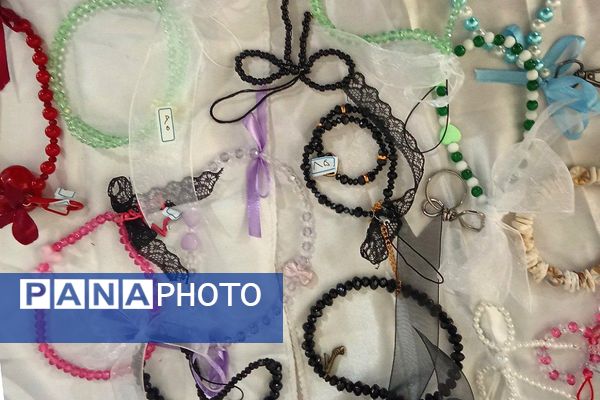 از سنت تا خلاقیت، برگزاری نمایشگاه صنایع دستی یلدا در دبیرستان توحید یک