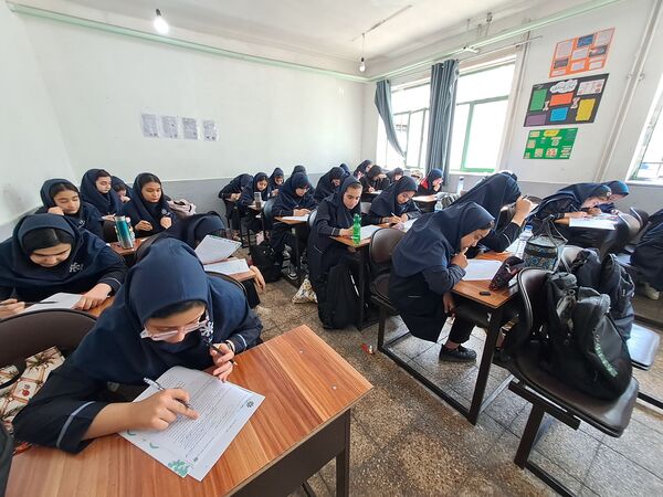 رقابت دانش آموزان سمپاد دبیرستان فرزانگان در دو روز پیاپی