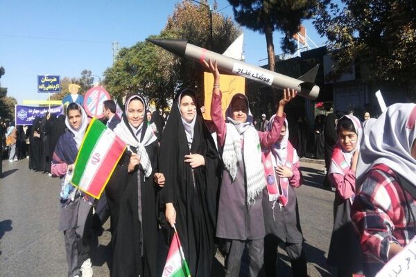 راهپیمایی یوم‌الله ۱۳ابان ماه در شهرستان نیشابور 