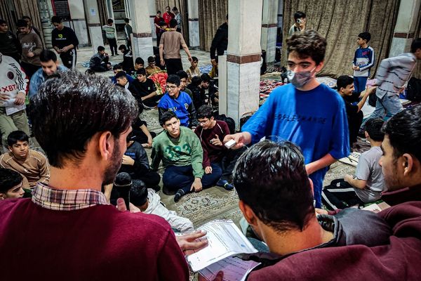 افتتاحیه اعتکاف دانش‌آموزی مسجد قمربنی هاشم باقرشهر 