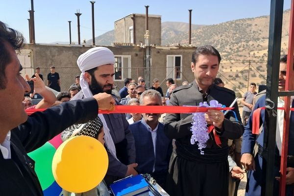 افتتاح زمین چمن مصنوعی شهدای روستای زلان به مناسبت هفته دولت