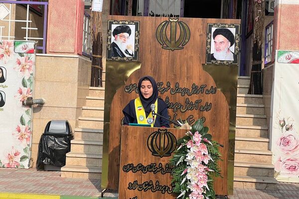 مدرسه فرزانگان ملارد میزبان نمایشگاه دستاوردهای علمی دانش‌آموزان