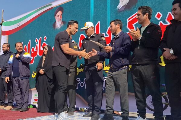  همایش بزرگ پیاده روی خانوادگی در نسیم‌شهر 