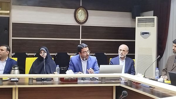 نشست هم‌اندیشی اساتید قرآنی با مسئولان وزارت آموزش و پرورش در تبریز