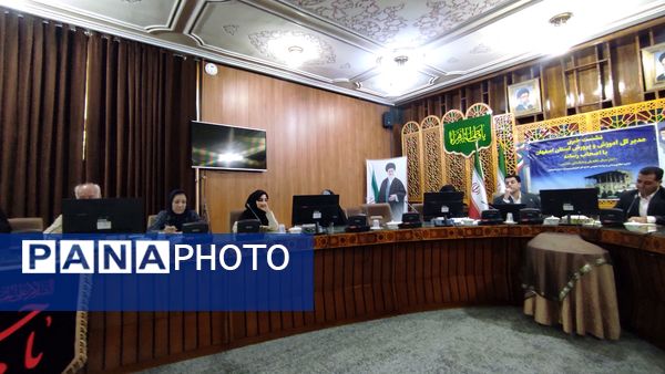 نشست خبری مدیرکل آموزش و پرورش استان اصفهان 