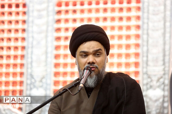 مراسم بزرگداشت رهبر شهید انقلاب در حرم حضرت معصومه(س)