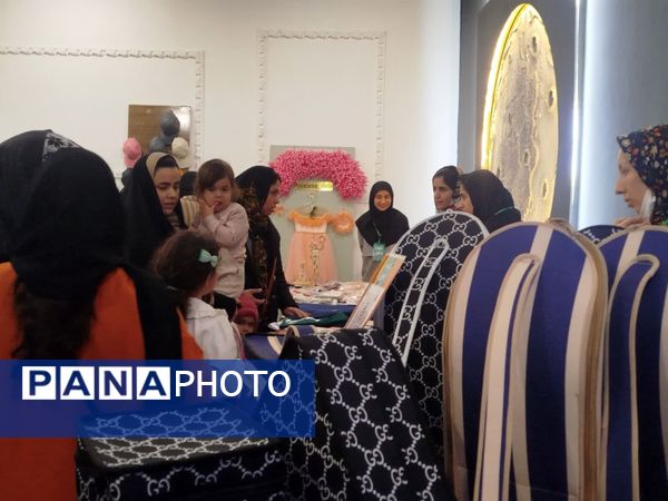 برگزاری نمایشگاه نوروزی ارغوان در فاروج