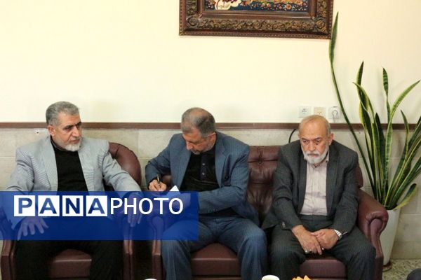 بازدید نماینده مجلس از آموزش‌وپرورش فیروزکوه و دیدار با کتابداران