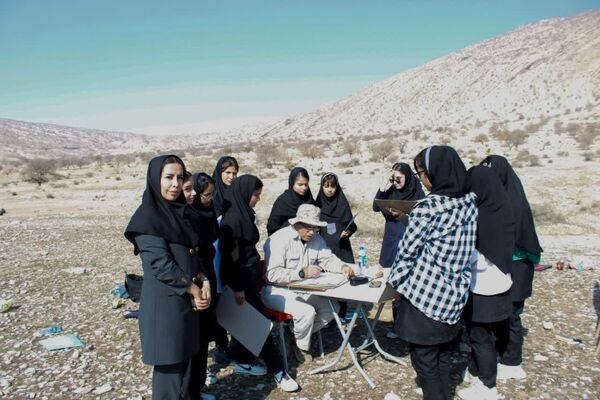 کارگاه آموزشی طراحی و نقاشی هنرستان فاطمه زهرا (س) در شهرستان گچساران