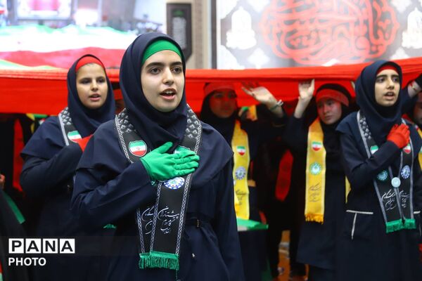 همایش سوگواری ۱۵۰۰ نفری دانش‌آموزی «باید برخاست» در آذربایجان شرقی