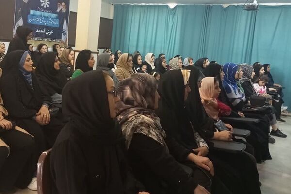  جلسه انجمن اولیا و مربیان در مدرسه امام علی(ع)‌۲ رودهن 