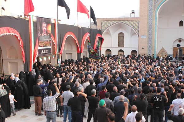 آیین مذهبی تعویض پرچم گنبد حرم مطهر حضرت سلطانعلی ابن امام محمد باقر(ع)