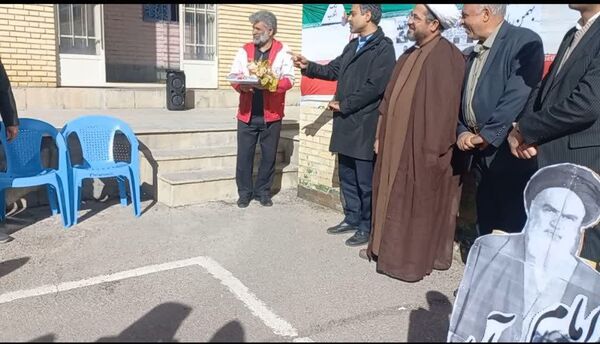 طنین زنگ انقلاب در مدرسه حضرت زهرا(س) نیر
