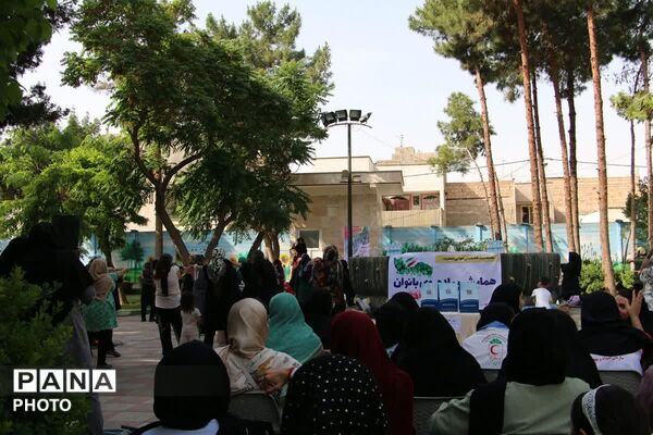 همایش پیاده‌روی بانوان قرچک؛ گامی برای خانواده سالم و ایران جوان