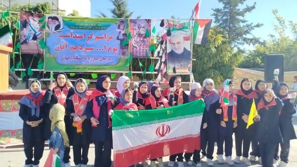 یوم‌الله ۱۳ آبان نماد استمرار مبارزه با استکبار از لانه جاسوسی تا امروز