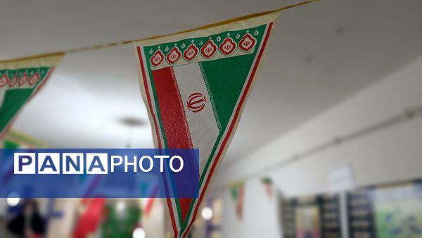  نواخته شدن زنگ انقلاب در مدرسه نمونه الزهرا  یاسوج