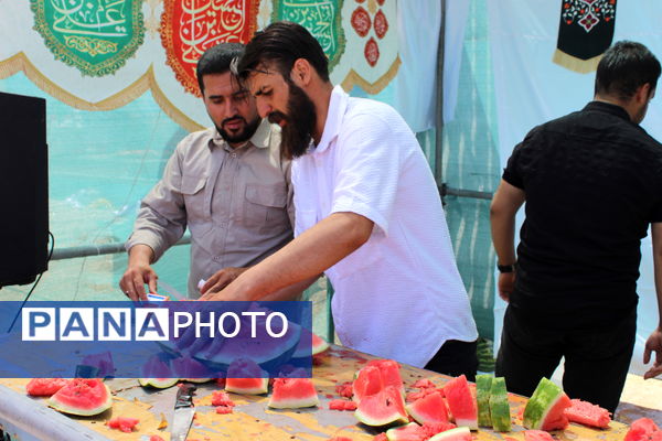 شادپیمایی مردم شهر درق پس از عملیات وعده صادق 3 در روز عید غدیر