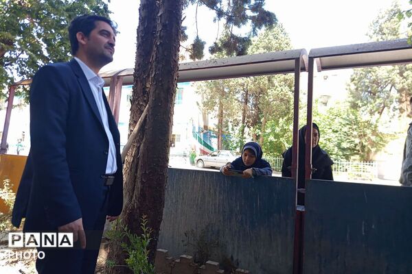 طرح محیط زیستی شهید مفقود الاثر ماکان نصیری در مدرسه رضوان ناحیه دو بهارستان
