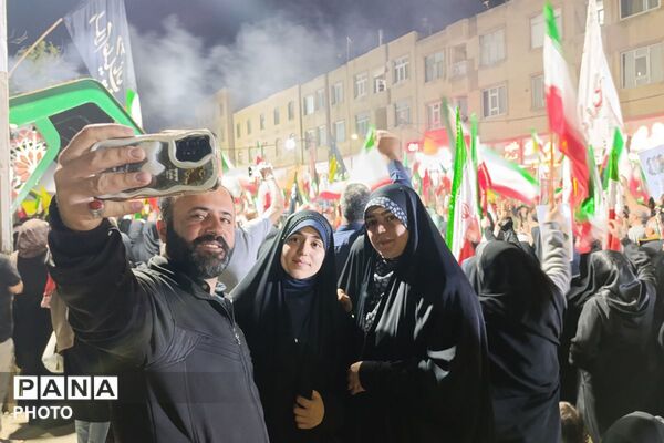 بیعت با رهبر تا پای جان
