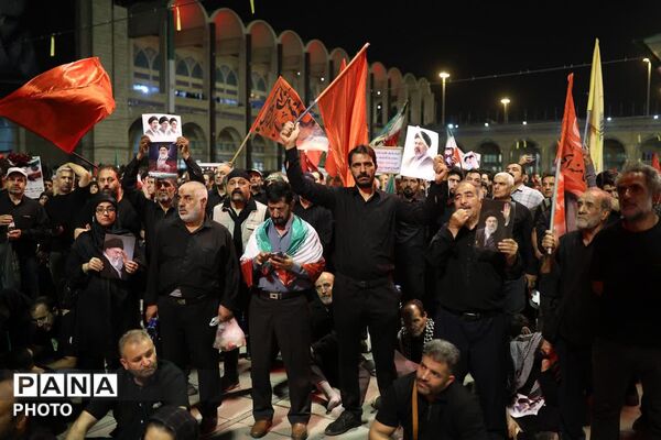 مصلی تهران در تسخیر موج همدلی؛ وداع باشکوه مردم با رهبر شهید
