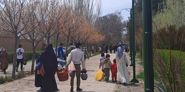 آیین باستانی سیزده بدر در دهکده ی  چوبی نیشابور