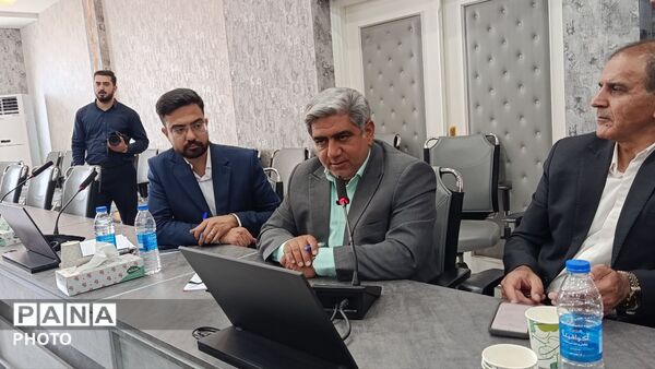 نشست خبری خبرنگاران و اصحاب رسانه با مدیرکل آموزش و پرورش استان خراسان رضوی