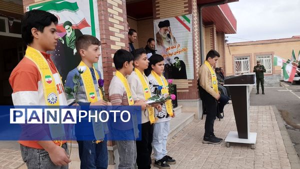 طنین چهل و هفتمین زنگ انقلاب در مدارس شهرستان هوراند