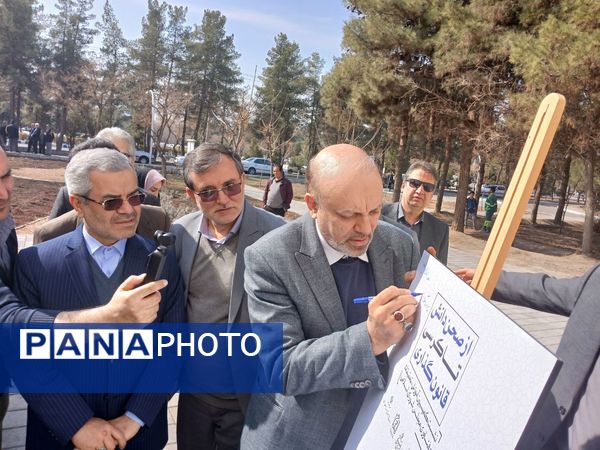 دومین روز گردهمایی از صحن دانش تا کرسی قانون‌گذاری 