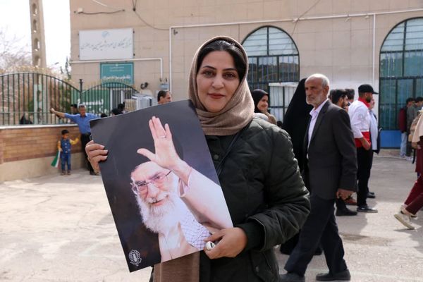 انقلاب را نسل جدید ادامه می دهند