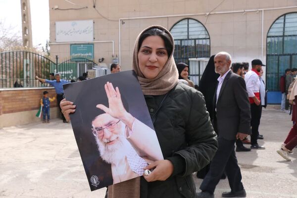 انقلاب را نسل جدید ادامه می دهند