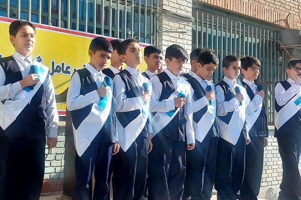 نواختن زنگ پدافند غیرعامل در هنرستان کوثر باقرشهر 