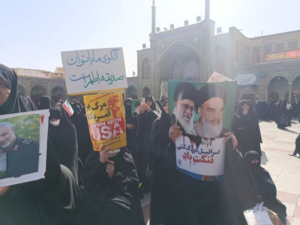 جلوه هایی از حضور مردم قم در راهپیمایی یوم الله 13 آبان