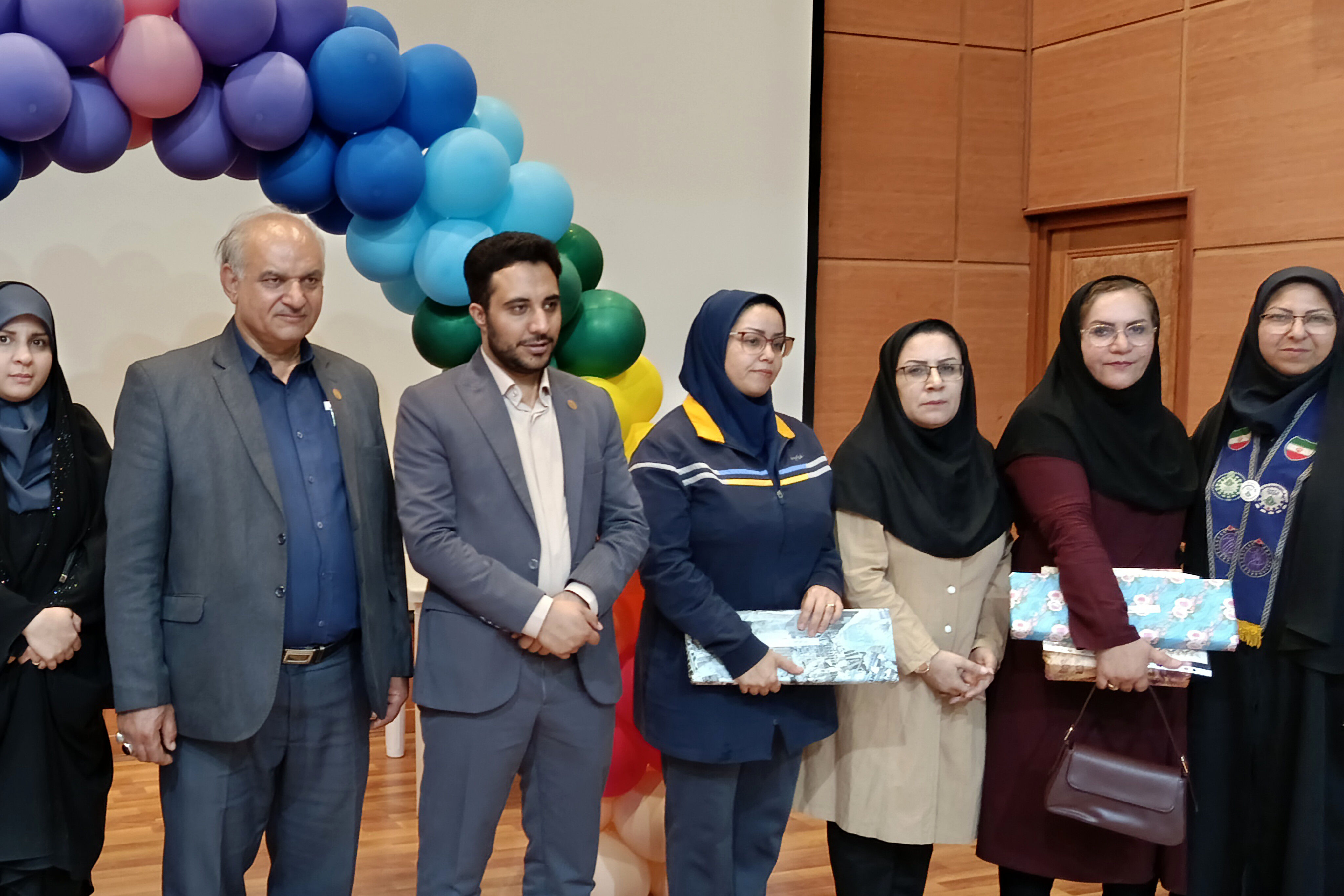 مراسم تجلیل از مقام‌آوران المپیاد رویش ناحیه 4 شیراز