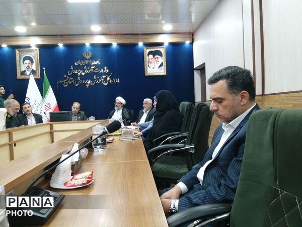 نشست کمیته آموزش و پرورش کنگره ملی شهدای قم
