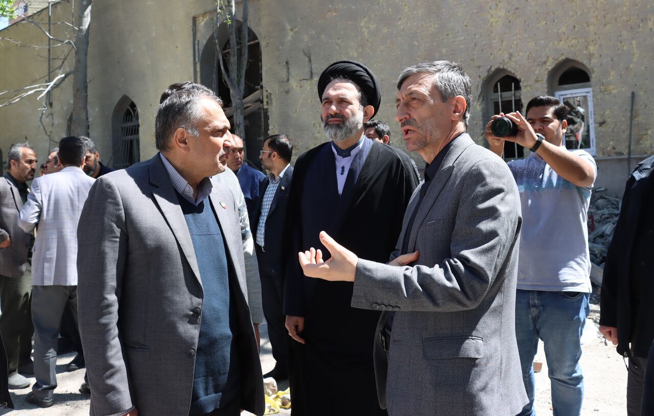 بازدید رئیس ستاد اجرایی فرمان امام(ره) از دانشگاه شریف
