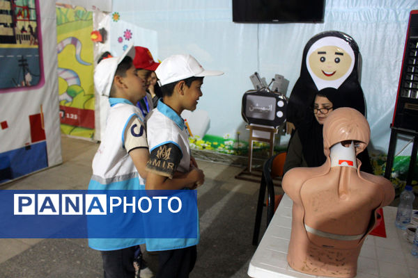 رقابت گروه‌های منتخب مدارس پسرانه استان قم در نخستین جشنواره سفیران سلامت 