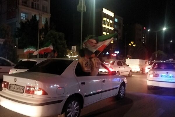 رژه ماشینی هر شب در بلوار فضل نیشابور 