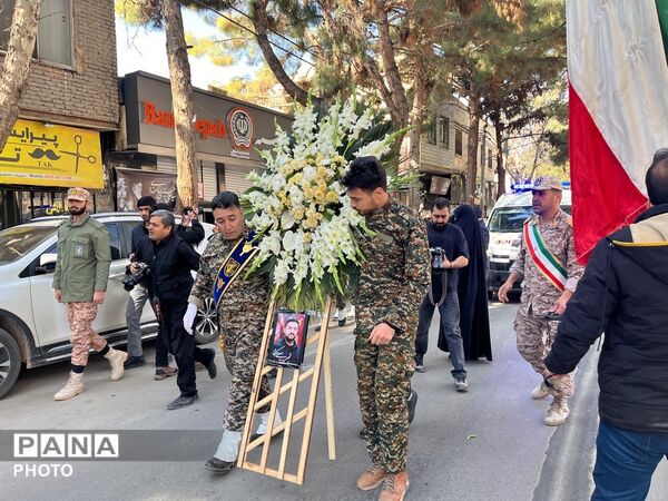 حضور موج چشم گیر مردمی در تشییع پیکر شهید بیت رهبری