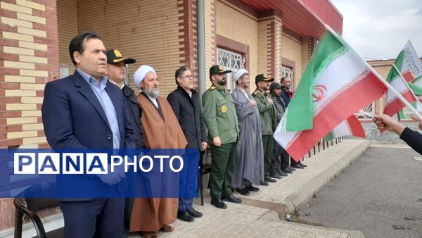 طنین چهل و هفتمین زنگ انقلاب در مدارس شهرستان هوراند