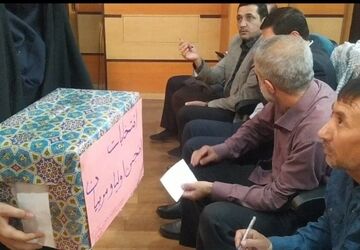 برگزاری انتخابات انجمن اولیا و مربیان در دبیرستان صدرا یک اصفهان