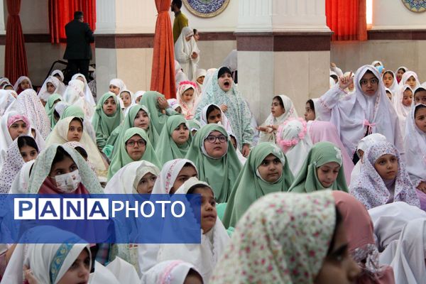 آیین جشن تکلیف دانش‌آموزان دختر شهرستان پردیس در فضایی معنوی و باشکوه