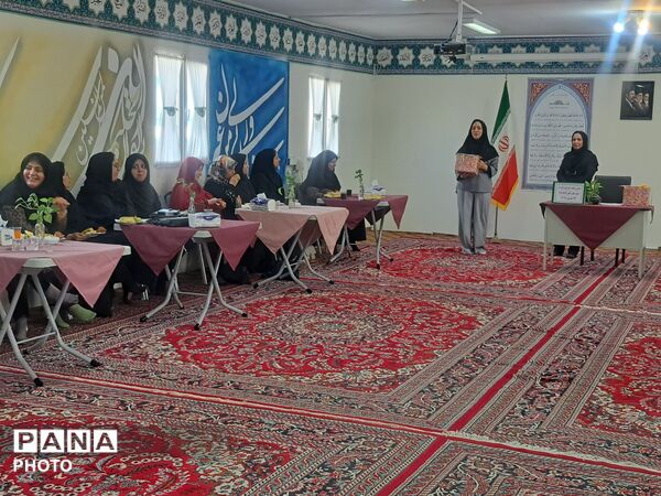  نخستین جلسه شورای دبیران دبیرستان علی افشارنژاد