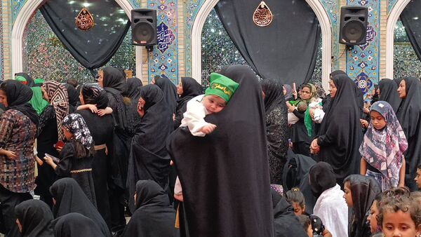 آیین شیرخوارگان حسینی در نخستین روز محرم در مساجد  نیشابور و شهر بار