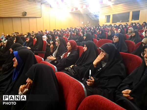 همایش تبیین نقش رسانه در جنگ تحمیلی