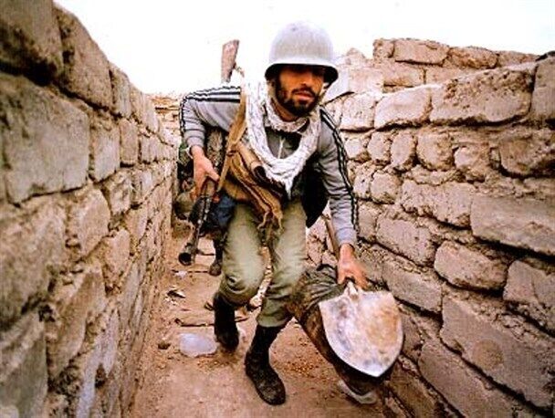 مقنیان هنرمند یزدی حماسه بزرگی را در دفاع مقدس آفریدند