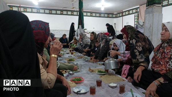نماز جماعت و افطاری در شب سوم ماه مبارک رمضان  