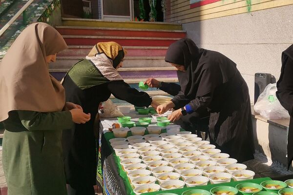 مراسم عزاداری و توزیع نذری به مناسبت ایام فاطمیه در مدارس شهرستان ورامین