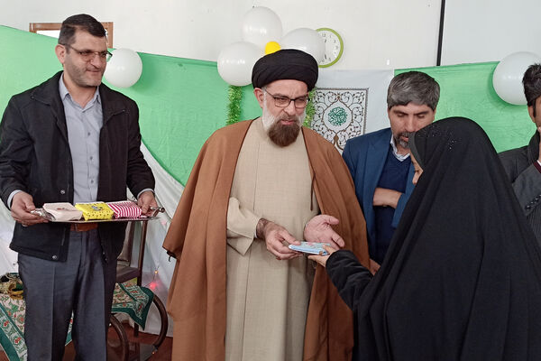  جشن نیمه شعبان در دبیرستان شاهد ام‌ابیها آباده