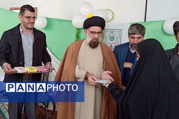  جشن نیمه شعبان در دبیرستان شاهد ام‌ابیها آباده