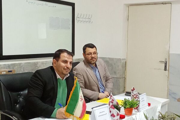برگزاری جلسه قطبی مدیران در دبیرستان پورغلامی بهارستان‌۲